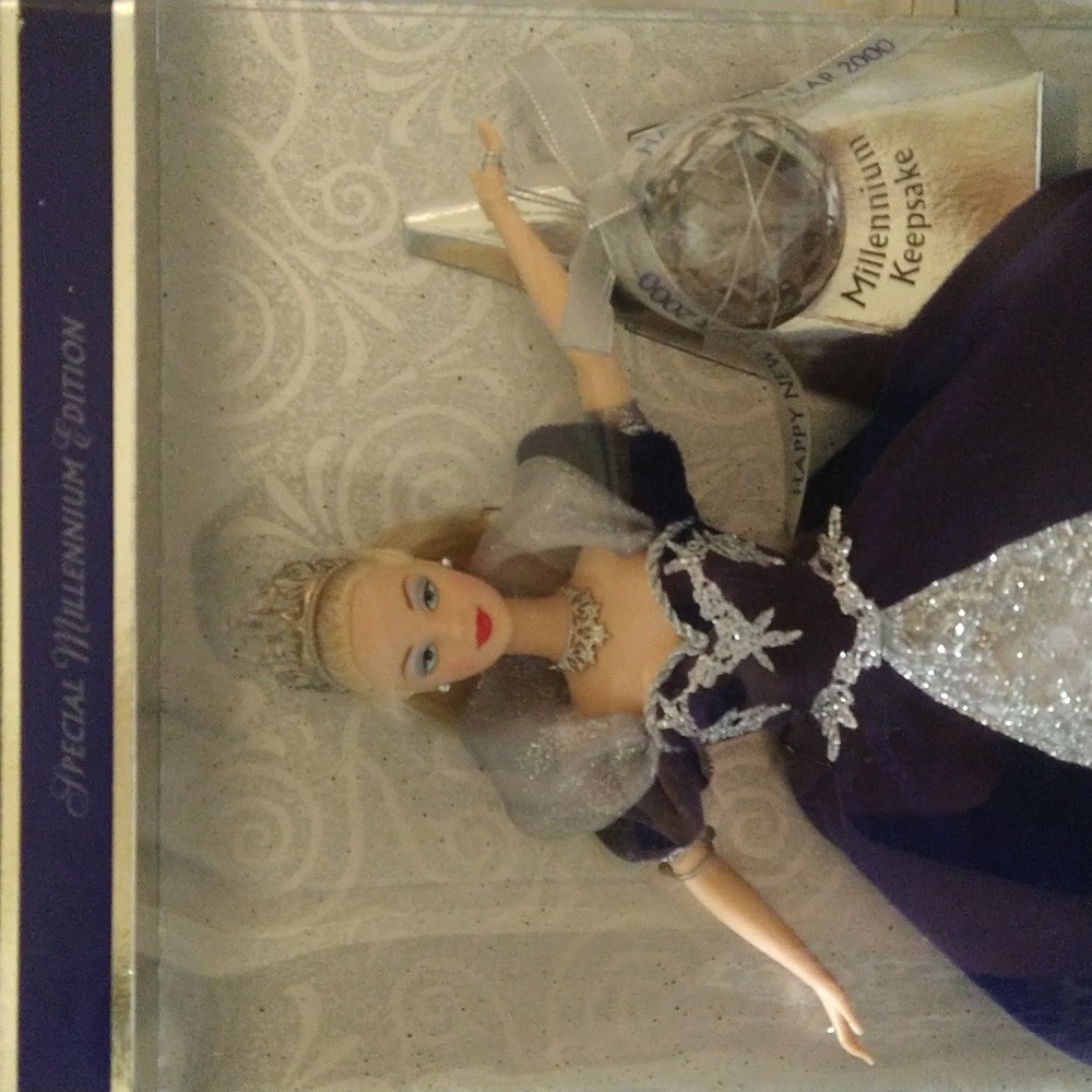 Vintage 1999 Millennium Princess Barbie Mattel - Picture 2 of 7